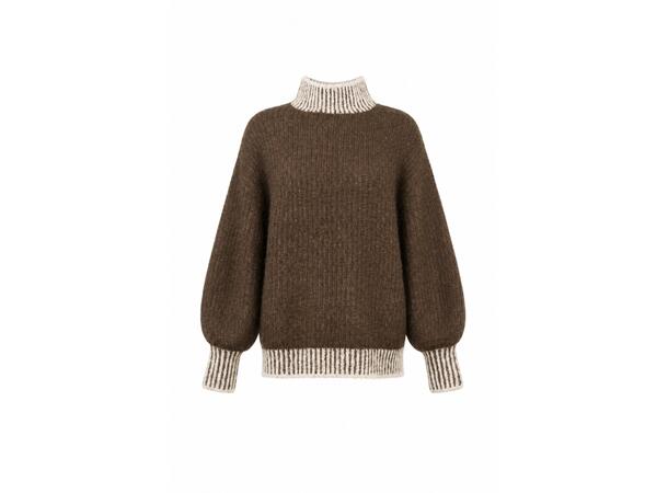 YTT07018 Brown S/M Ladie's Knitted Sweater