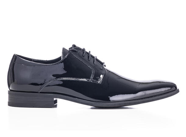 653501 Black Patent 42 Patent Leather