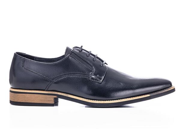 1172036A Black 43 Leather